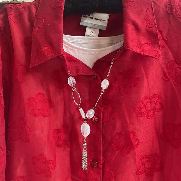 Alfred Dunner Red Button Up Blouse Necklace Size Petite Medium - Picture 3 of 4